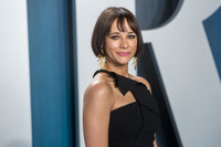 Rashida Jones Longsleeve T-shirt #3936569