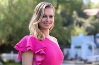 Rebecca Romijn mug #G2401210
