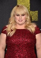 Rebel Wilson Longsleeve T-shirt #2965704