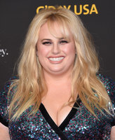 Rebel Wilson Longsleeve T-shirt #2965797