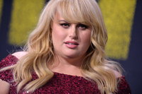 Rebel Wilson Longsleeve T-shirt #2966041