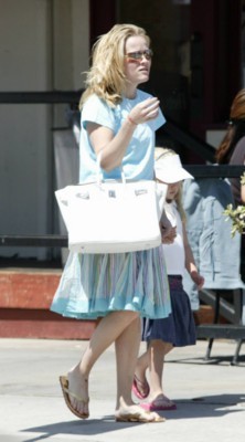Reese Witherspoon tote bag #G43970