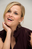Reese Witherspoon Longsleeve T-shirt #2410490