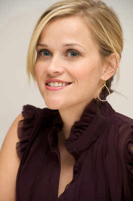 Reese Witherspoon Mouse Pad 2410493