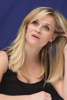 Reese Witherspoon Longsleeve T-shirt #2453315
