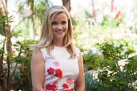 Reese Witherspoon Longsleeve T-shirt #2453321
