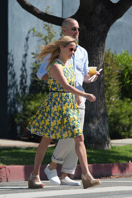 Reese Witherspoon tote bag #G1498615