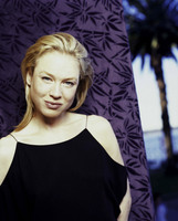 Renee Zellweger t-shirt #2083393