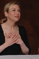 Renee Zellweger Sweatshirt #2237242