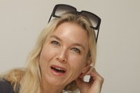 Renee Zellweger Sweatshirt #2251504
