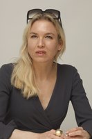 Renee Zellweger Sweatshirt #2251505
