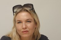 Renee Zellweger Sweatshirt #2251563