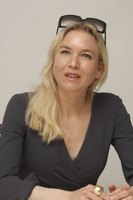 Renee Zellweger Sweatshirt #2251567