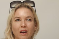 Renee Zellweger Sweatshirt #2251575