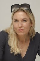 Renee Zellweger Sweatshirt #2251576