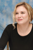 Renee Zellweger Sweatshirt #2272418