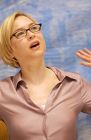 Renee Zellweger Sweatshirt #2385810