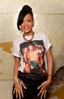 Rihanna Longsleeve T-shirt #1974161
