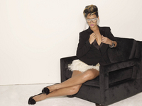 Rihanna Longsleeve T-shirt #2002445