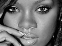Rihanna Sweatshirt #2022267