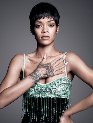 Rihanna Poster 2374141