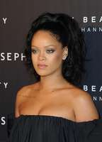 Rihanna Longsleeve T-shirt #2790687