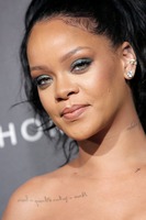 Rihanna mug #G1032794