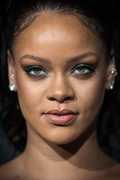 Rihanna Longsleeve T-shirt #2790702