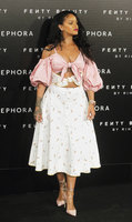Rihanna Longsleeve T-shirt #2790705