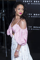 Rihanna Sweatshirt #2790753