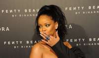 Rihanna t-shirt #2790755