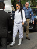 Rihanna Longsleeve T-shirt #2791018