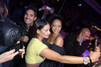 Rihanna Longsleeve T-shirt #2791022