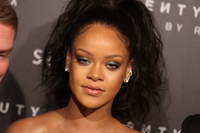 Rihanna Sweatshirt #2791068
