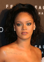 Rihanna tote bag #G1033171