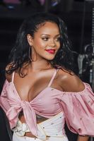 Rihanna Longsleeve T-shirt #2791139