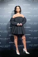 Rihanna Longsleeve T-shirt #2791192