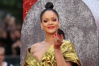 Rihanna Longsleeve T-shirt #3266839