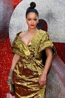 Rihanna Longsleeve T-shirt #3266954