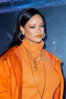 Rihanna Longsleeve T-shirt #3951444
