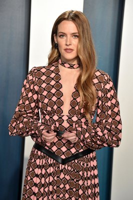 Riley Keough Mouse Pad 3946311