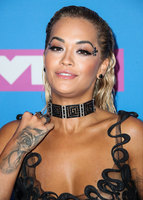 Rita Ora Longsleeve T-shirt #3806036