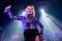 Rita Ora Longsleeve T-shirt #3835347