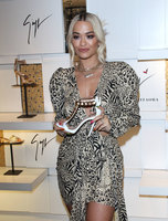 Rita Ora tote bag #G2452725