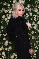 Rita Ora Longsleeve T-shirt #3955769