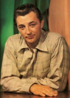 Robert Mitchum Longsleeve T-shirt #1536914