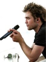 Robert Pattinson Longsleeve T-shirt #1525190