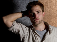 Robert Pattinson Longsleeve T-shirt #2187339