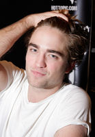 Robert Pattinson Longsleeve T-shirt #2201142