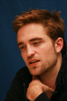 Robert Pattinson Longsleeve T-shirt #2244491